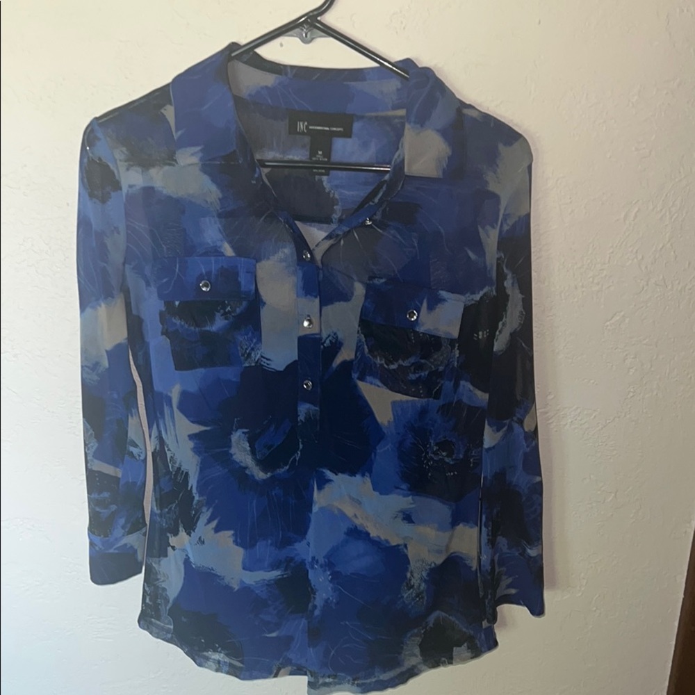New York & Company 🌺 Blue and Black Abstract Blouse with Matching Camisole